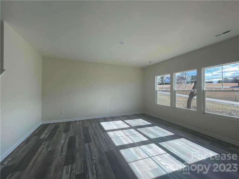 Property image 3 at 586 30th Avenue Circle, Hickory, NC 28601