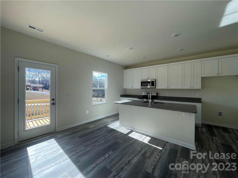 Property image 4 at 586 30th Avenue Circle, Hickory, NC 28601