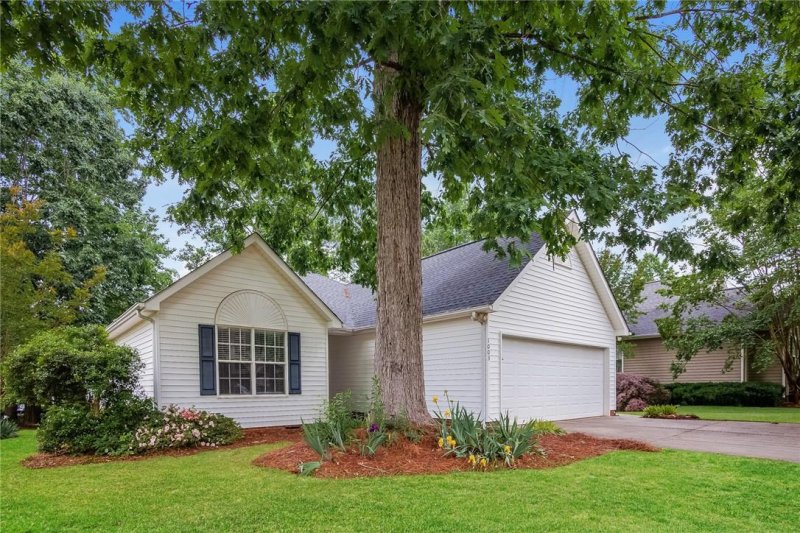 Property image 2 at 1003 White Water Circle, Belmont, NC 28012