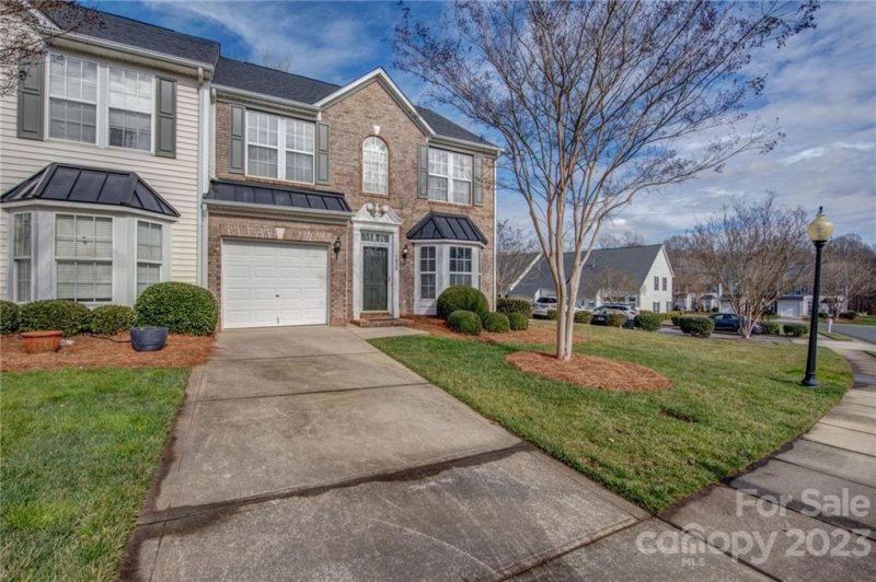 Property image 2 at 1830 Robinwood Village Drive, Gastonia, NC 28054
