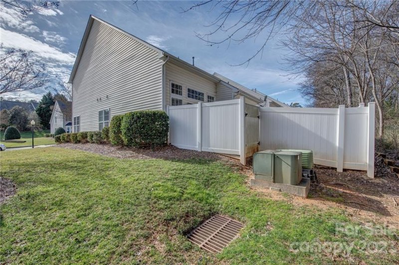 Property image 5 at 1830 Robinwood Village Drive, Gastonia, NC 28054