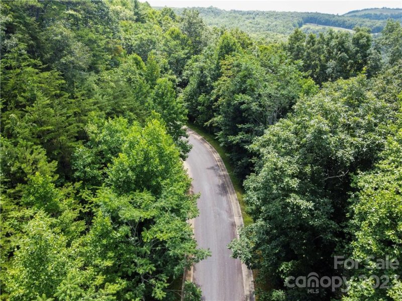 Property image 5 at 143 E Splitrail Drive, Hendersonville, NC 28792