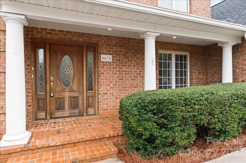 Property image 4 at 6030 Dockside Drive, Hickory, NC 28601