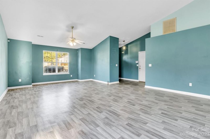 Property image 4 at 2 Bass Way, Taylors, SC 29687