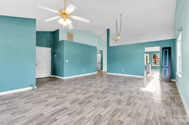 Property image 5 at 2 Bass Way, Taylors, SC 29687