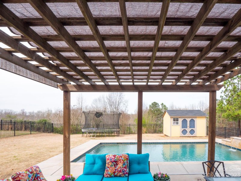 5622 Verrazano Drive