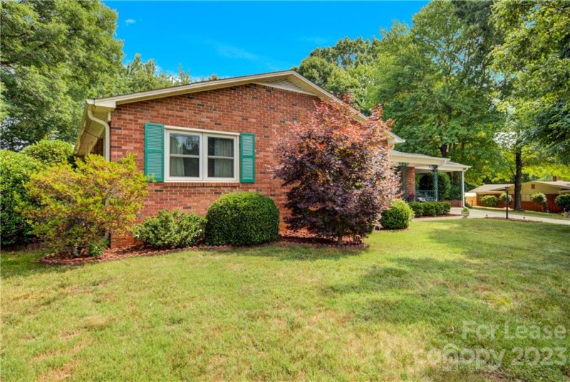 Property image 3 at 706 Hedrick Drive, Statesville, NC 28677