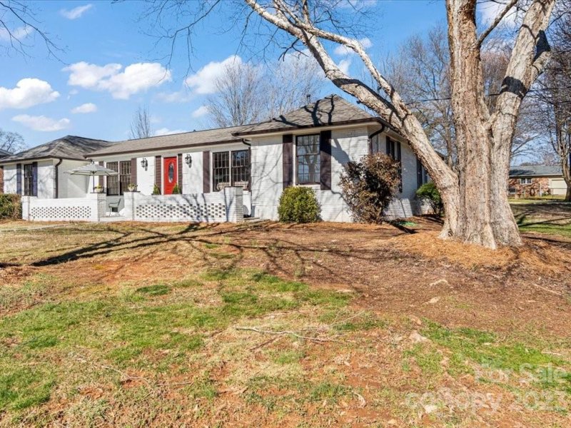 Property image 2 at 2198 Ridgewood Drive, Gastonia, NC 28054