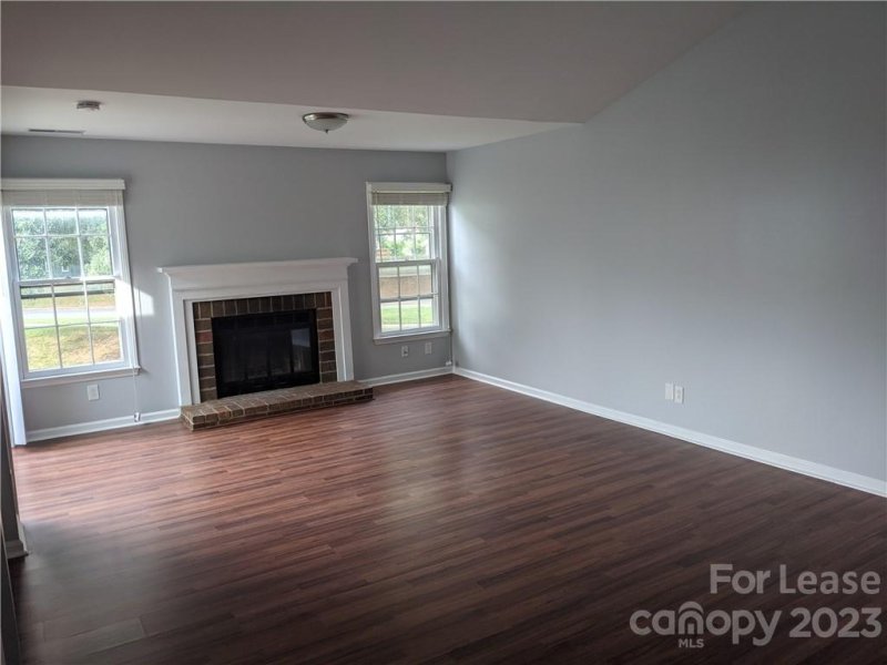 Property image 3 at 3204 Selwyn Farms Lane, Charlotte, NC 28209