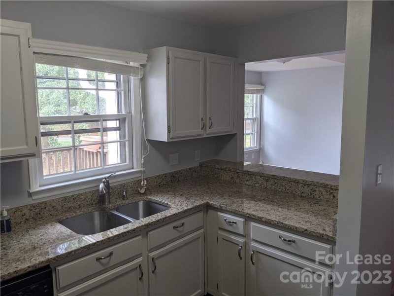 Property image 5 at 3204 Selwyn Farms Lane, Charlotte, NC 28209