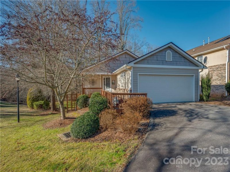 Property image 4 at 53 Creeks End Circle, Mills River, NC 28759