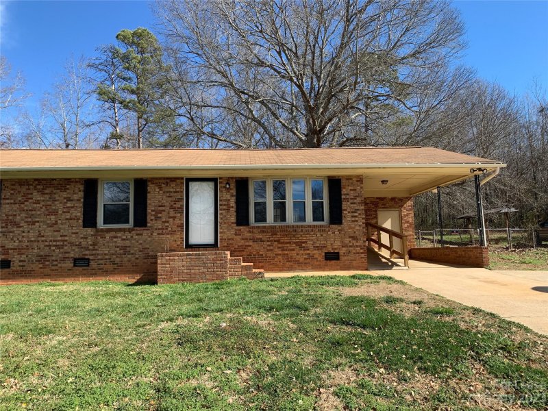 Property image 2 at 204 Donna Avenue, Gastonia, NC 28052