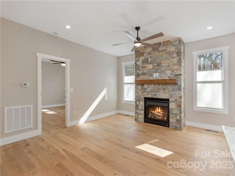 Property image 4 at 153 Olde Oak Way, Hendersonville, NC 28792