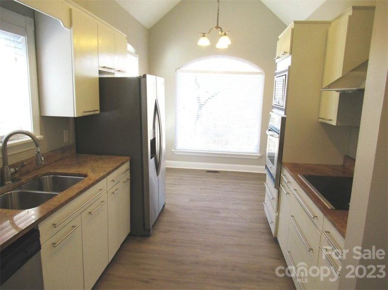 Property image 5 at 217 Lakeview Drive, Belmont, NC 28012