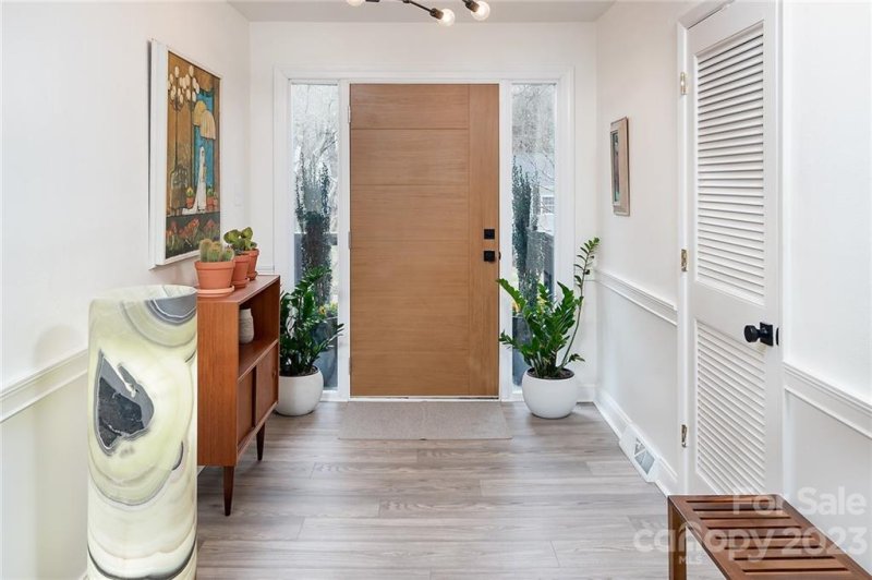 Property image 2 at 2600 Innsbrook Road, Charlotte, NC 28226