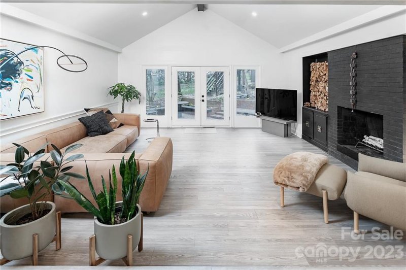 Property image 4 at 2600 Innsbrook Road, Charlotte, NC 28226