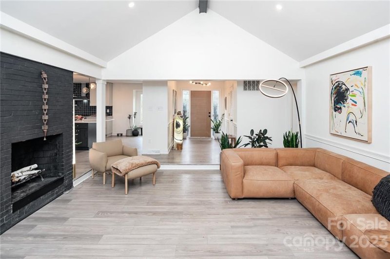 Property image 5 at 2600 Innsbrook Road, Charlotte, NC 28226