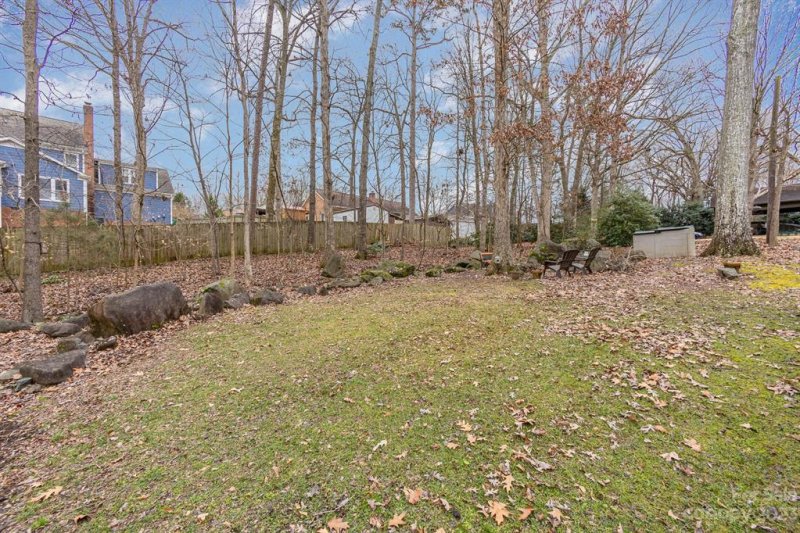 Property image 4 at 2112 Stoneyridge Drive, Charlotte, NC 28214