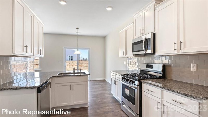 Property image 5 at 812 Monterey Court, Asheville, NC 28806