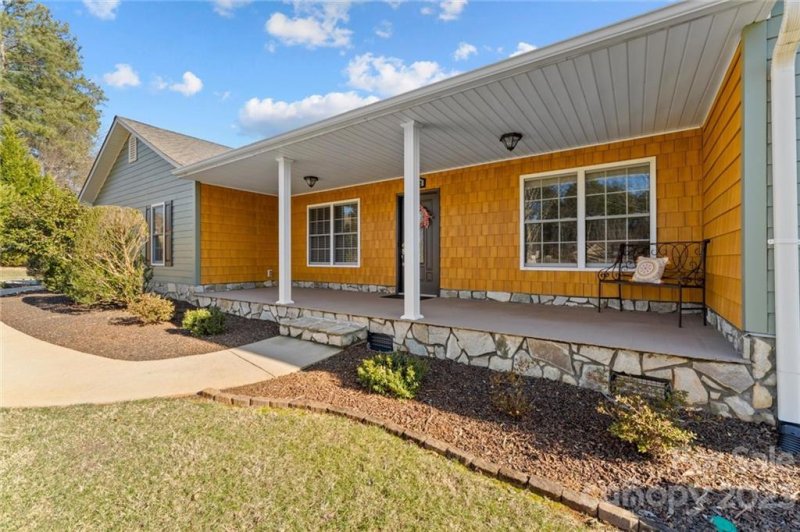 Property image 5 at 1772 Whitehall Court, Newton, NC 28658