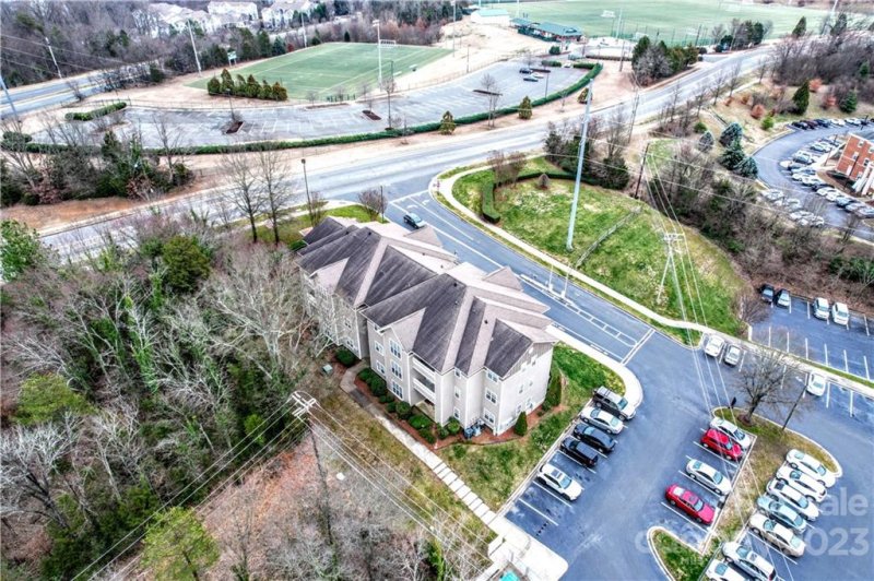 Property image 5 at 9909 Campus Walk Lane, Charlotte, NC 28262