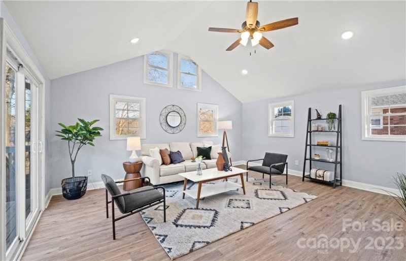 Property image 5 at 4014 Fieldcrest Road, Charlotte, NC 28217