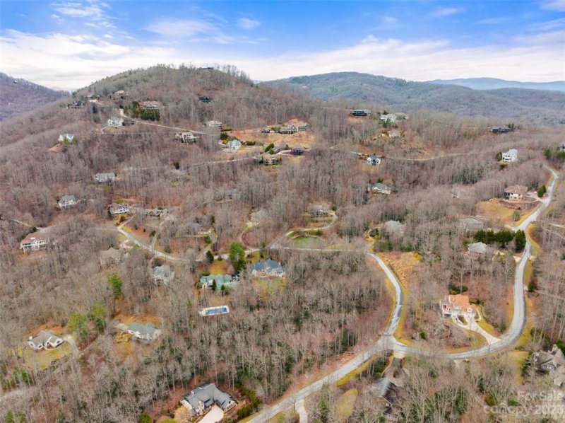 Property image 4 at 70 Windover Drive, Asheville, NC 28803