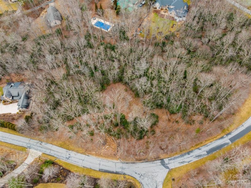 Property image 5 at 70 Windover Drive, Asheville, NC 28803