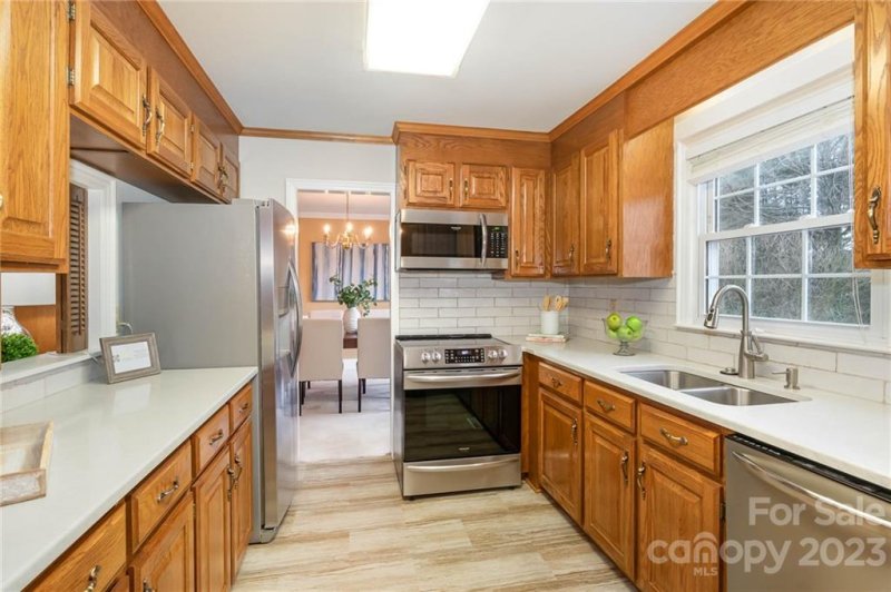 Property image 3 at 10412 Takeridge Court, Charlotte, NC 28277