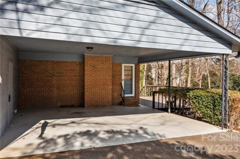 Property image 4 at 8840 Dogwood Drive, Charlotte, NC 28215