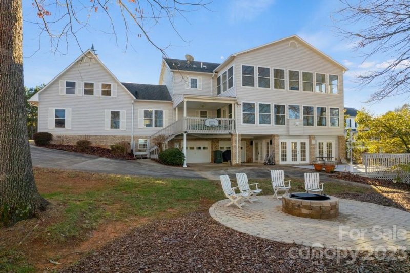 Property image 2 at 325 Potters Landing, Denton, NC 27239