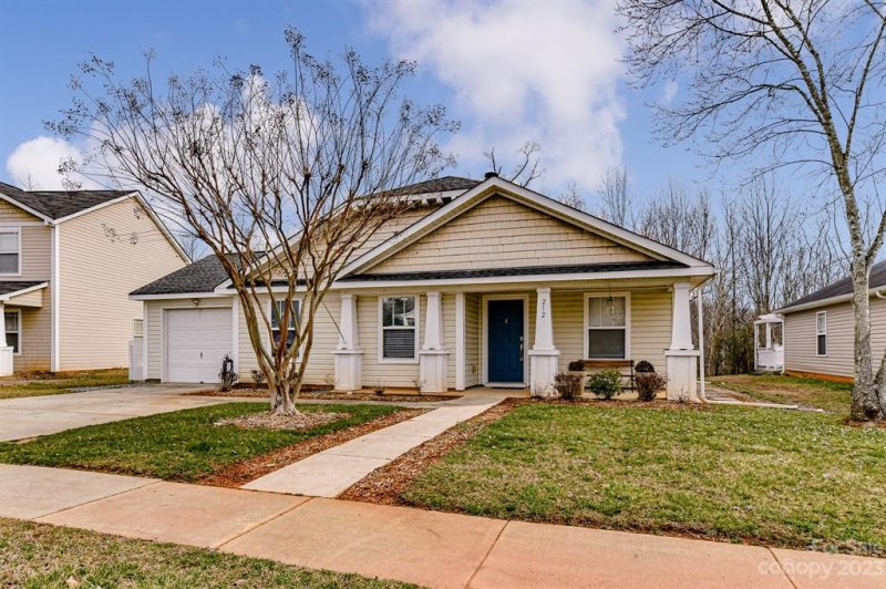 Property image 2 at 212 English Hills Drive, Mooresville, NC 28115