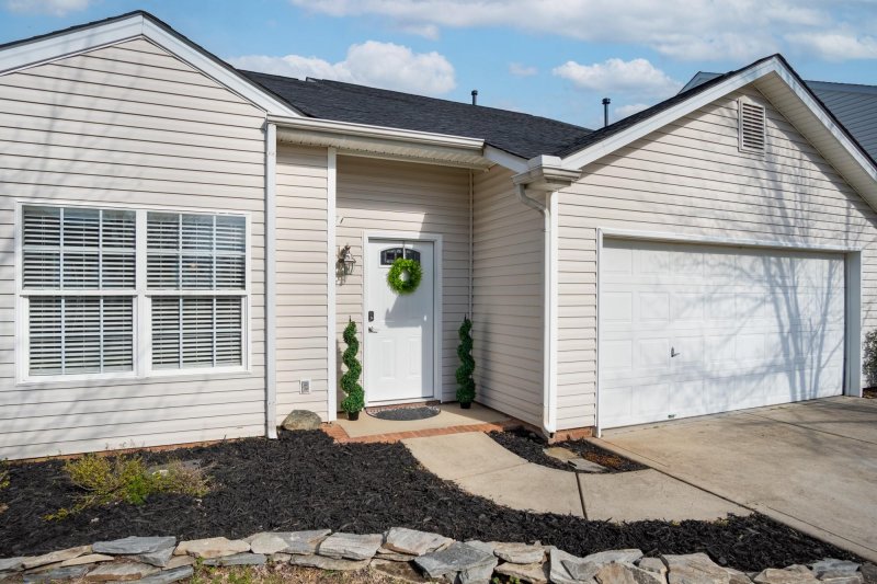 Property image 4 at 2375 Marett Boulevard, Rock Hill, SC 29732