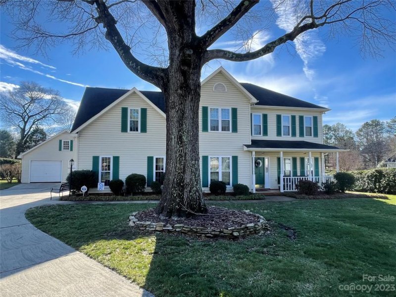 2319 Coach House Lane