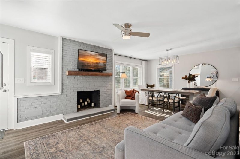 Property image 3 at 2413 Shamrock Drive, Charlotte, NC 28205