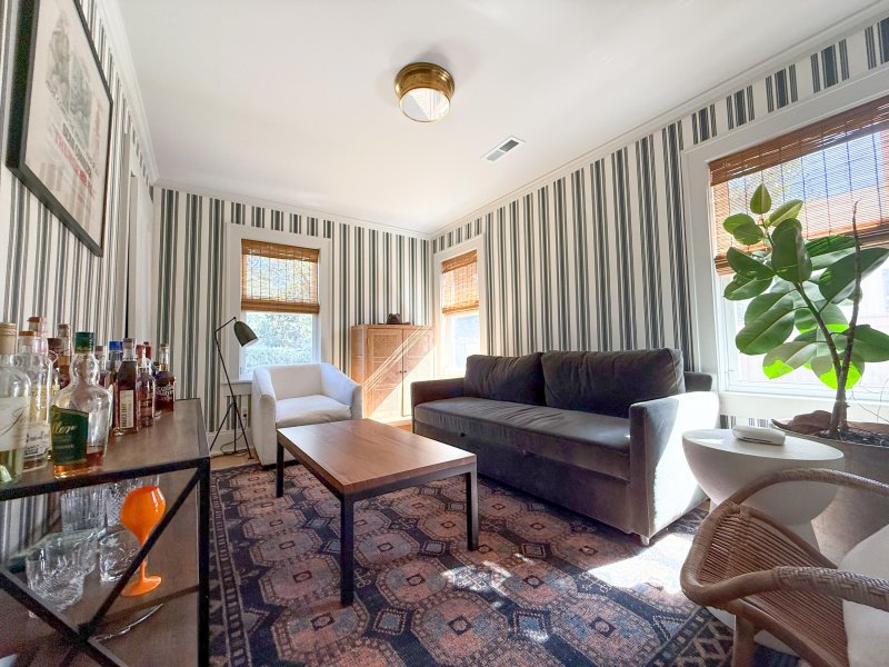 Property image 3 of 874 Ashley Avenue in Wagener Terrace, Charleston, SC 29403