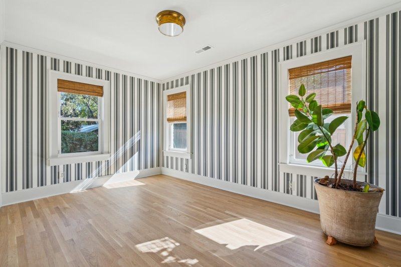 Property image 4 of 874 Ashley Avenue in Wagener Terrace, Charleston, SC 29403