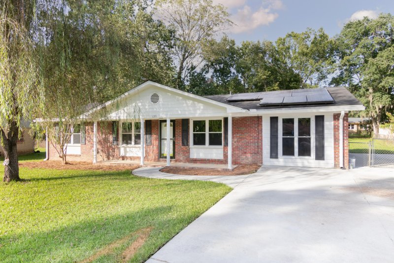 Property image 3 at 125 Waring Road, Summerville, SC 29485