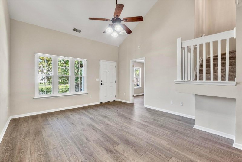 Property image 5 of 7900 Shadow Oak Drive in Oak Bluff, North Charleston, SC 29406