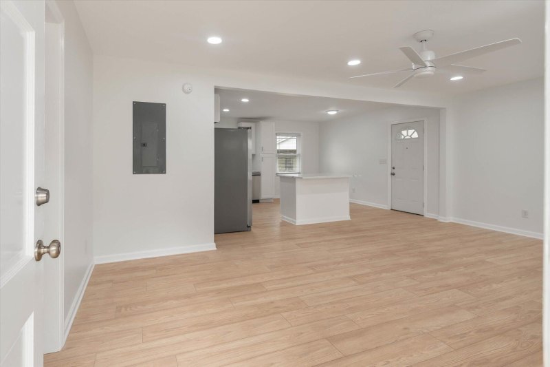 Property image 3 at 7049 Kenneth Drive, North Charleston, SC 29406