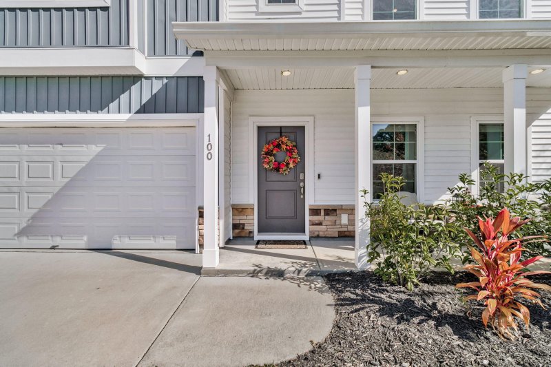 Property image 3 of 100 Clydesdale Circle in Mackey Farms, Summerville, SC 29486