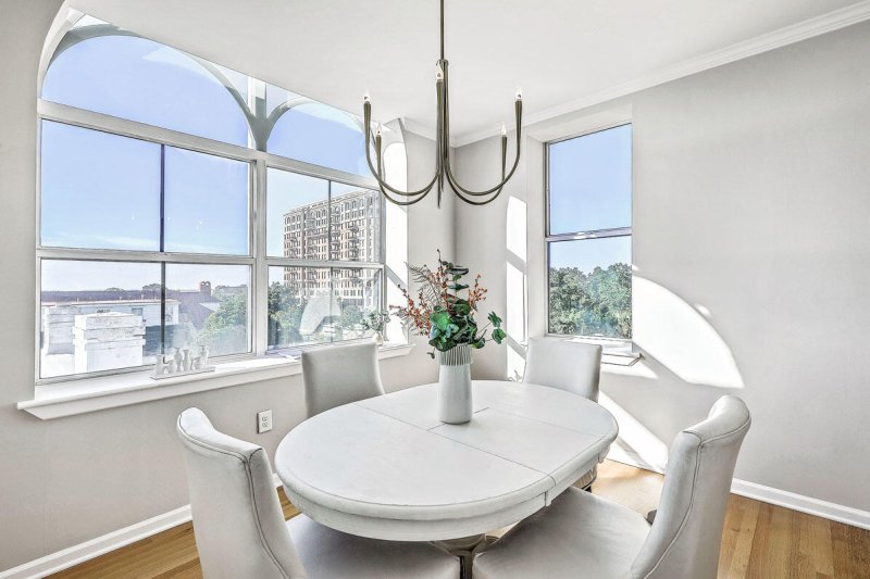 Property image 5 of 55 Ashley Avenue 23 in Harleston Village, Charleston, SC 29401