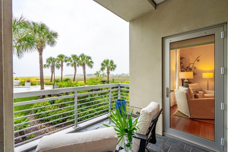 Property image 4 of 316 Cooper River Drive in Tides Condominiums, Mount Pleasant, SC 29464