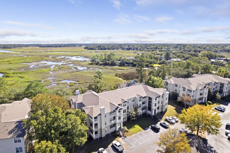 Property image 2 of 700 Daniel Ellis Drive 9203 in The Peninsula Condominiums, Charleston, SC 29412