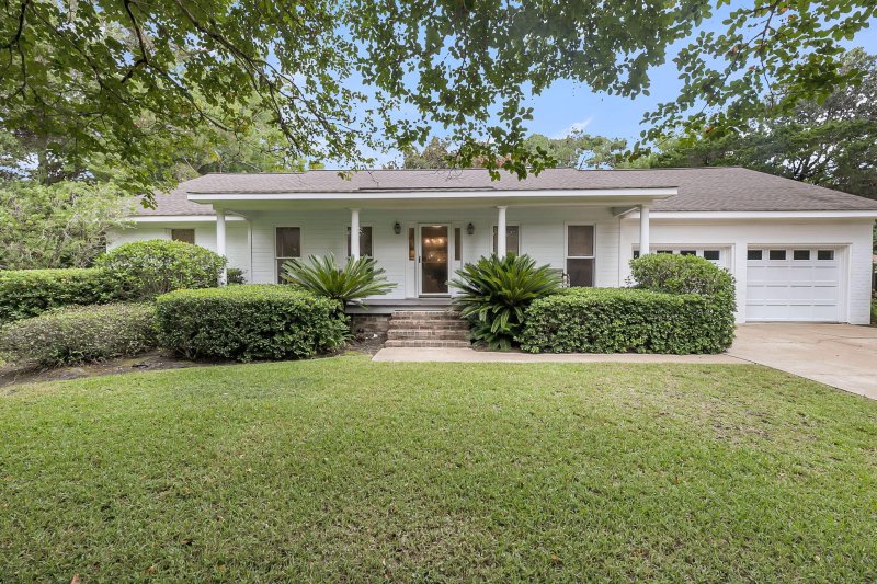 Stiles Point Plantation, Charleston Community