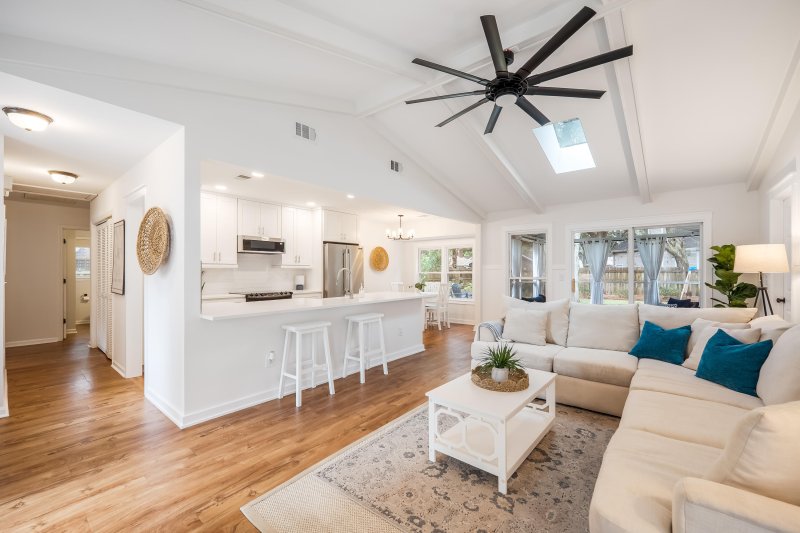 Property image 2 of 1182 Main Canal Drive in Harborgate Shores, Mount Pleasant, SC 29464