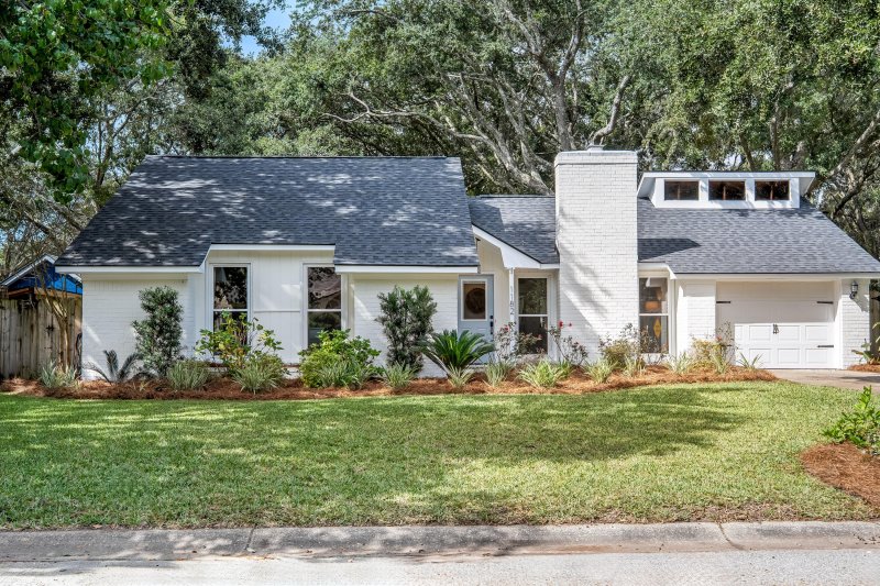 Property image 5 of 1182 Main Canal Drive in Harborgate Shores, Mount Pleasant, SC 29464
