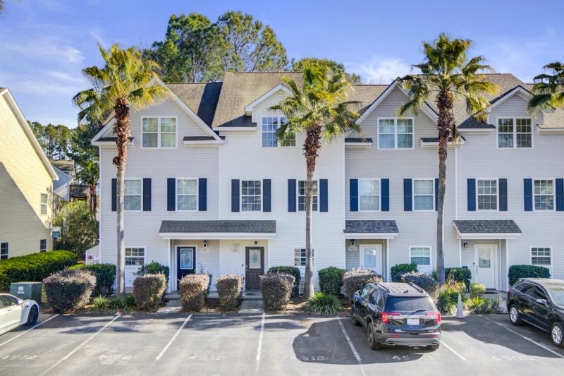 4910 Lake Palmetto Lane