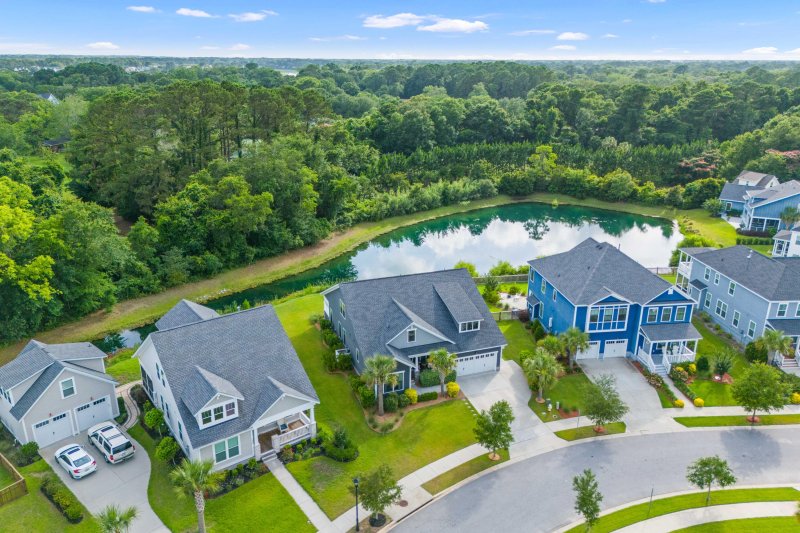 Bennetts Bluff, Charleston Community