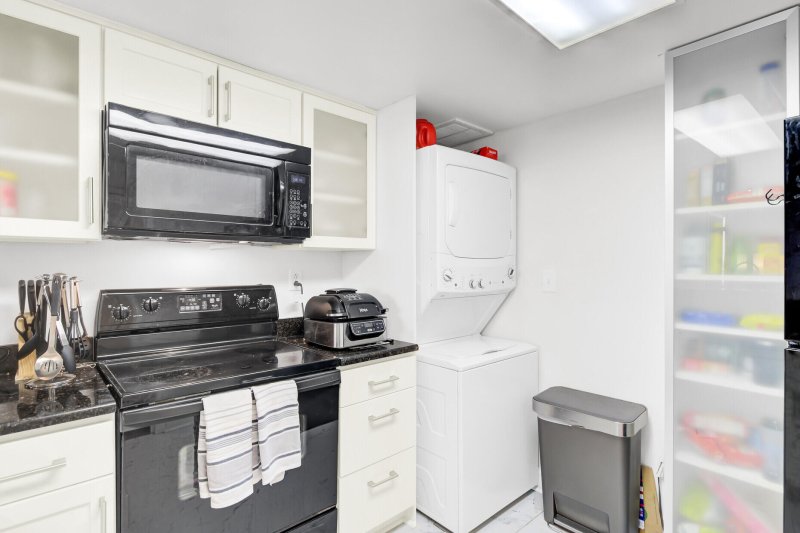 Property image 5 of 14 Lockwood Drive 6h in Ashley House, Charleston, SC 29401
